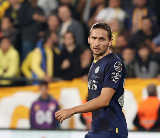 Foto - Fenerbahçe’de yeni maraton esas şimdi başlıyor! Sözleşmeler için herkes görüşme odasına…