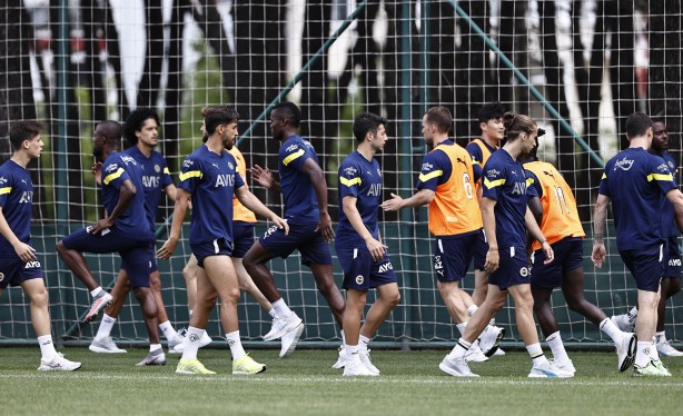 Fenerbahçe'de yeni sezon hazırlıkları sürüyor
