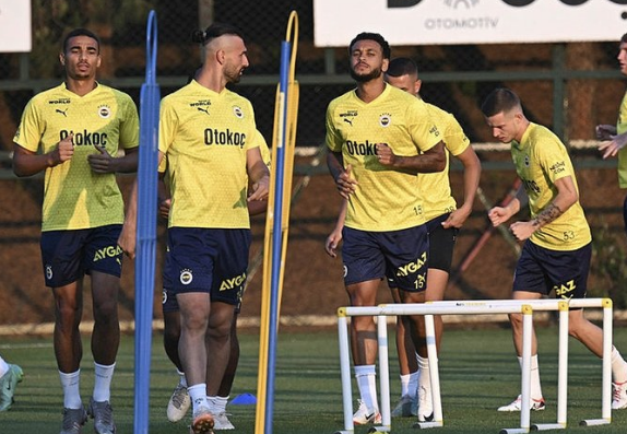 Foto - Fenerbahçe'de yeniler, eskileri yiyip bitirdi! İki isim daha yolcu...