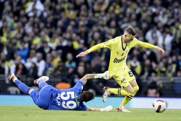 Foto - Fenerbahçe’de yıldız gelişmesi: İtalyan müjdesinin gelmesi an meselesi! Görülmemiş teklif yağacak…