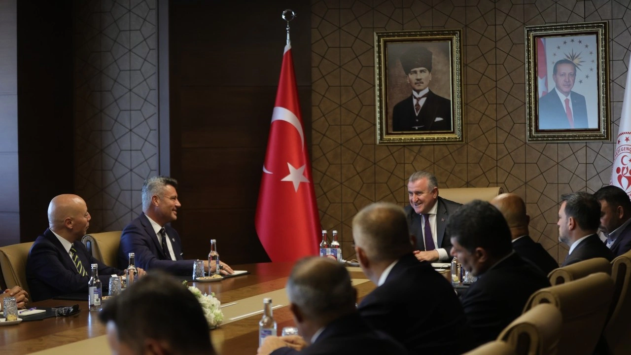 Foto - Fenerbahçe'den Ankara çıkarması: Bakan Osman Aşkın Bak'a ziyaret