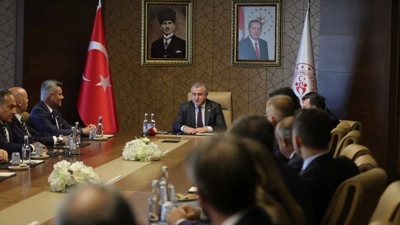 Foto - Fenerbahçe'den Ankara çıkarması: Bakan Osman Aşkın Bak'a ziyaret