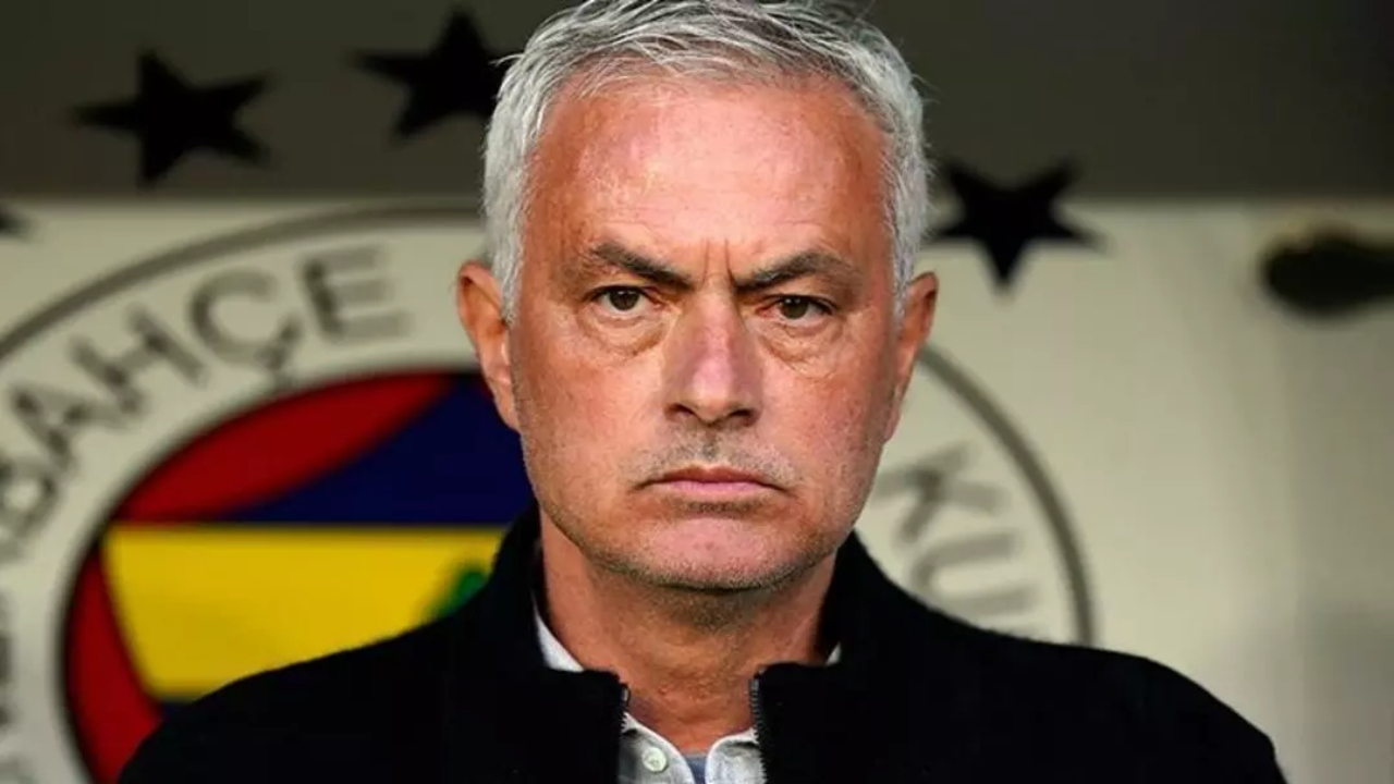 Foto - Fenerbahçe’den "Bu ne perhiz bu ne lahana turşusu" dedirtecek hamle! Mourinho’nun yerine bakın Fener’in hangi eski teknik direktörü geliyor