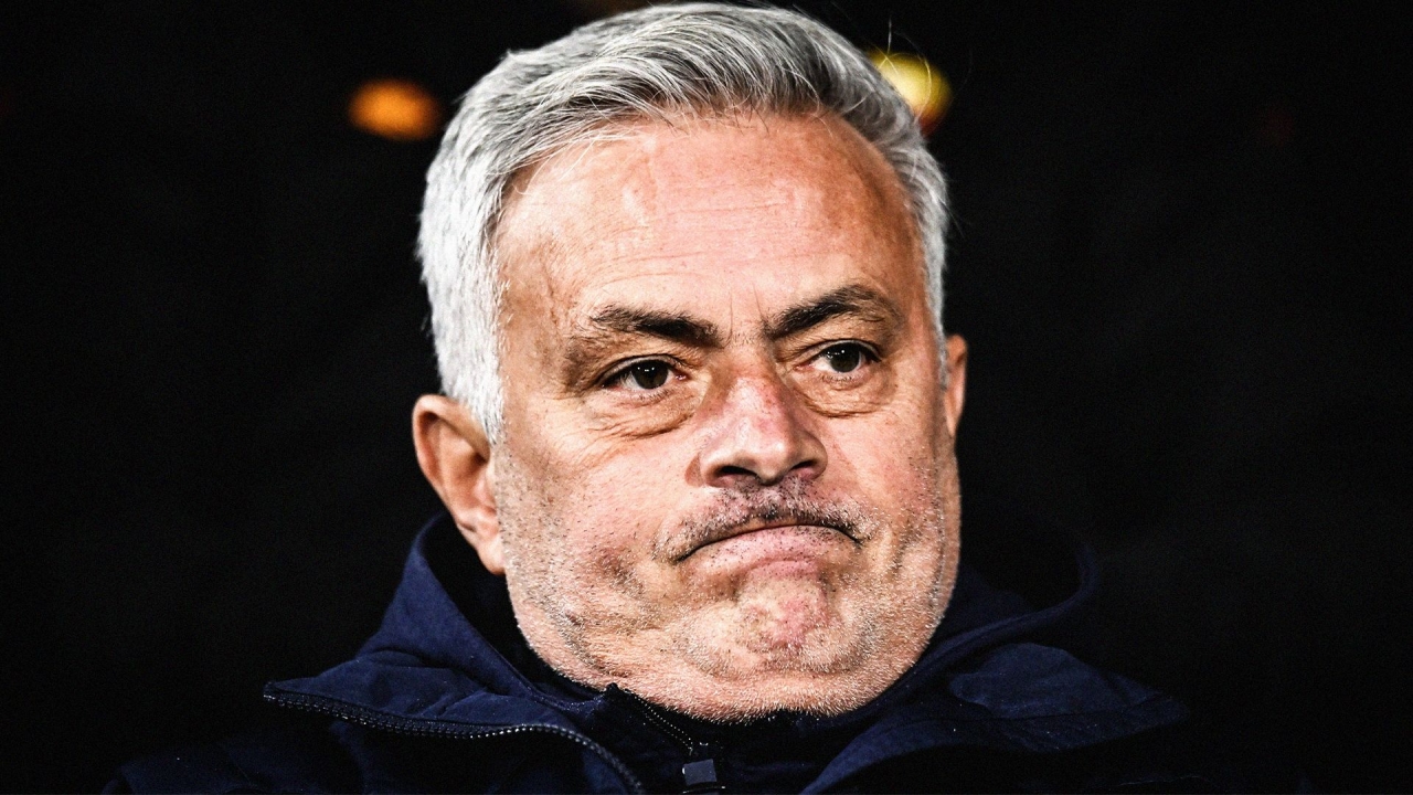Foto - Fenerbahçe’den "Bu ne perhiz bu ne lahana turşusu" dedirtecek hamle! Mourinho’nun yerine bakın Fener’in hangi eski teknik direktörü geliyor