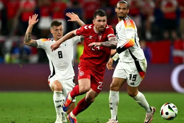 Foto - Fenerbahçe’den Galatasaray’a tarihe geçecek transfer çalımı! Mourinho’nun adı yetti