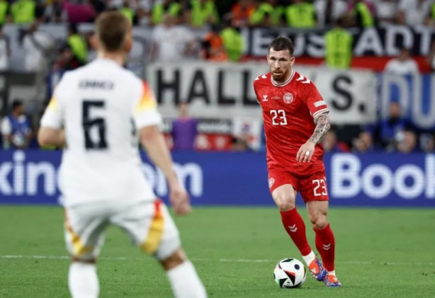 Foto - Fenerbahçe’den Galatasaray’a tarihe geçecek transfer çalımı! Mourinho’nun adı yetti