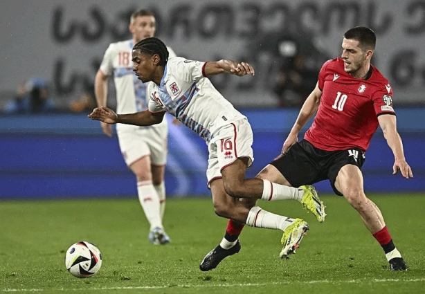 Foto - Fenerbahçe'den Galatasaray'a transfer çalımı! Kanarya'dan flaş transfer girişimi...