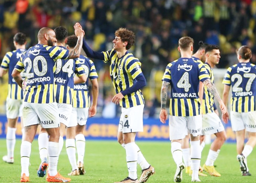 Foto - Fenerbahçe'den Galatasaray'a transfer çalımı! Yok artık: Görünce ne yapacağını şaşırdı!