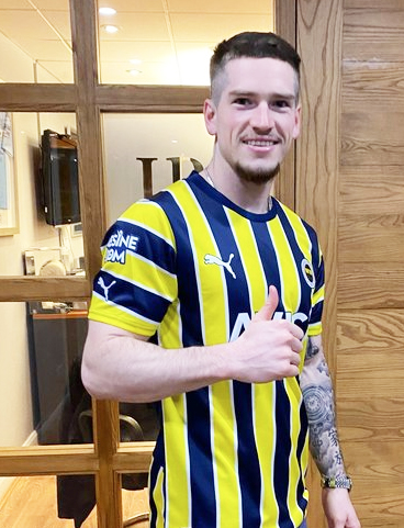 Foto - Fenerbahçe'den Galatasaray'a transfer çalımı! Yok artık: Görünce ne yapacağını şaşırdı!