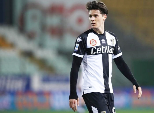 Foto - Fenerbahçe'den Galatasaray'a transfer çalımı! Yok artık: Görünce ne yapacağını şaşırdı!