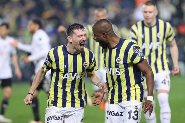 Foto - Fenerbahçe'den Galatasaraylı yıldıza kanca! Edin Dzeko sonrası yer yerinden oynacak...