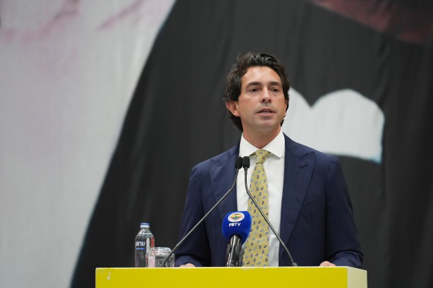 Foto - Fenerbahçe'den Hacıosmanoğlu'na mesaj! Kürsüden gönderme: Yıldız savaşları başladı mı?