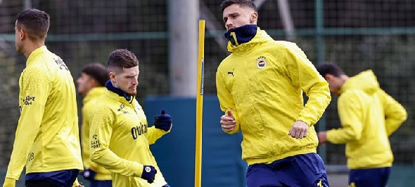 Foto - Fenerbahçe’den herkesi şaşırtan "Krunic" kararı! Hiç kimse bunu beklemiyordu! Taraftarlar çıldıracak...
