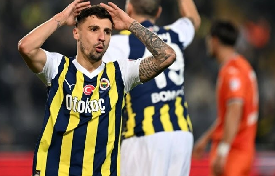 Foto - Fenerbahçe’den herkesi şaşırtan "Krunic" kararı! Hiç kimse bunu beklemiyordu! Taraftarlar çıldıracak...