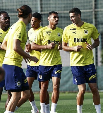 Foto - Fenerbahçe'den olay ters köşe! Orta saha derken...