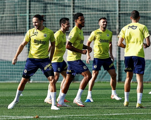Foto - Fenerbahçe'den olay ters köşe! Orta saha derken...
