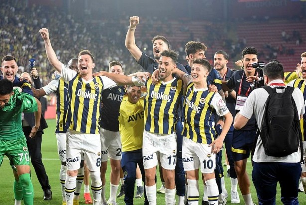 Foto - Fenerbahçe'den Ryan Kent sonrası 2. bomba! İstanbul'a geldi...