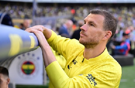 Foto - Fenerbahçe'den şok Dzeko kararı! Mourinho'nun gelişi sonrası...