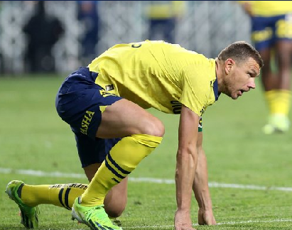 Foto - Fenerbahçe'den şok Dzeko kararı! Mourinho'nun gelişi sonrası...