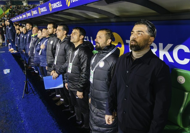 Foto - Fenerbahçe'den sürpriz transfer hamlesi! İsmail Kartal yönetime listeyi iletti bile… Karar desteklenecek!