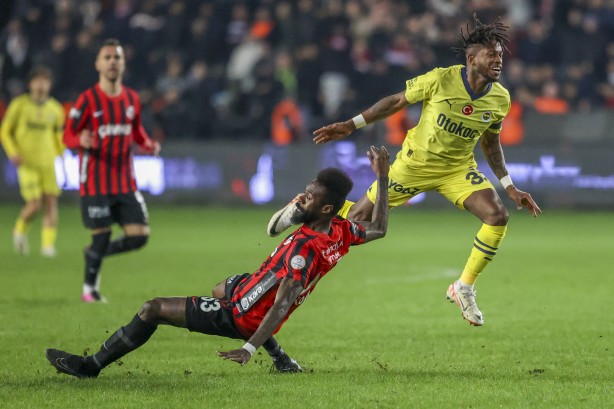 Foto - Fenerbahçe'den Türk futbolunu sarsacak hareket! Dev yarış erken başladı! Tarihe geçecek futbolcu itirafı: