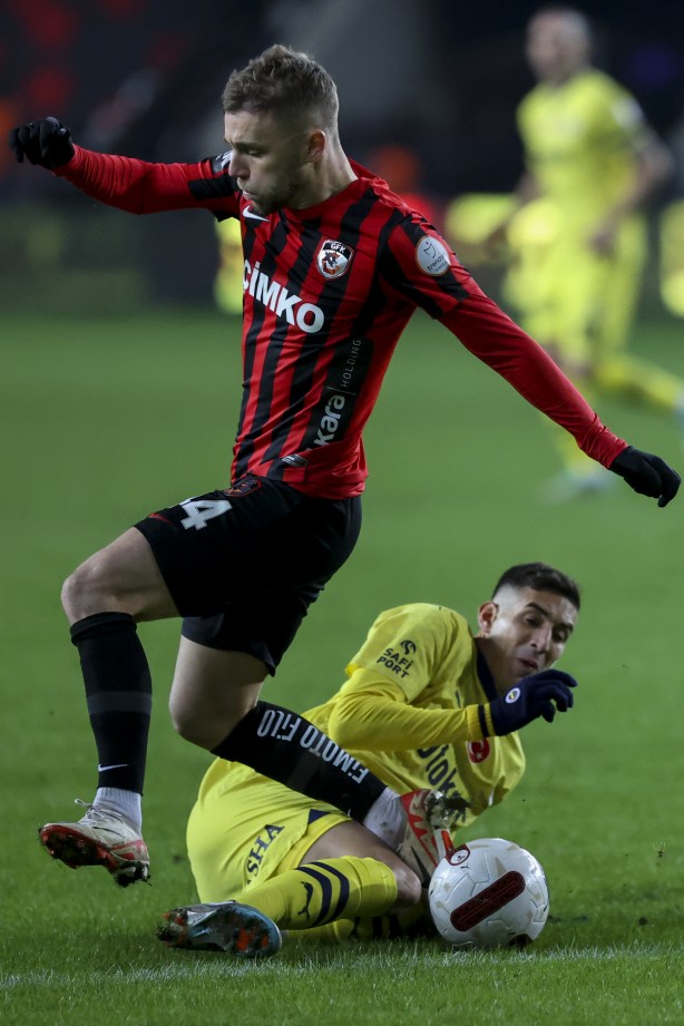 Foto - Fenerbahçe'den Türk futbolunu sarsacak hareket! Dev yarış erken başladı! Tarihe geçecek futbolcu itirafı: