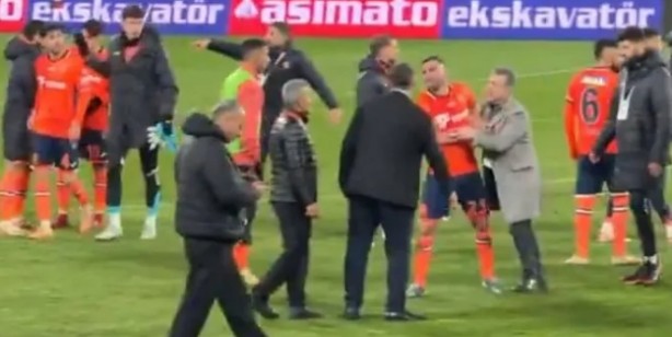 Foto - Fenerbahçeli eski oyuncu Serhat Akın Deniz Türüç'ü yerden yere vurdu! "Böyle bir şerefsizlik var mı!"