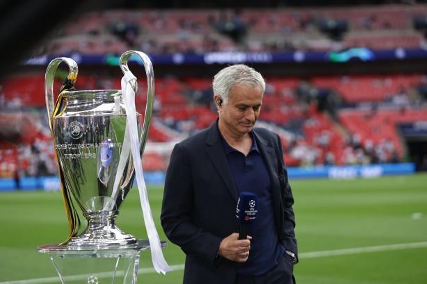 Foto - Fenerbahçeli taraftarlar Jose Mourinho paylaşımlarına tepki gösteriyor! İşte bu kadar! Herkes kahroldu, Yazıklar olsun dedirttiler…