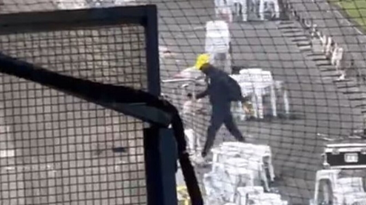 Foto - Fenerbahçeli yıldızdan büyük tepki! Stadyumdan tek başına ayrıldı