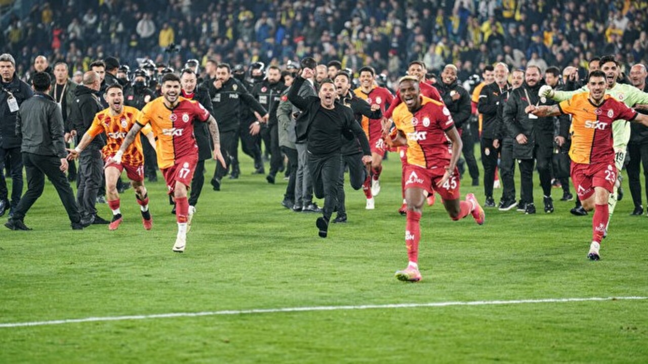 Foto - Fenerbahçeli yıldızdan büyük tepki! Stadyumdan tek başına ayrıldı