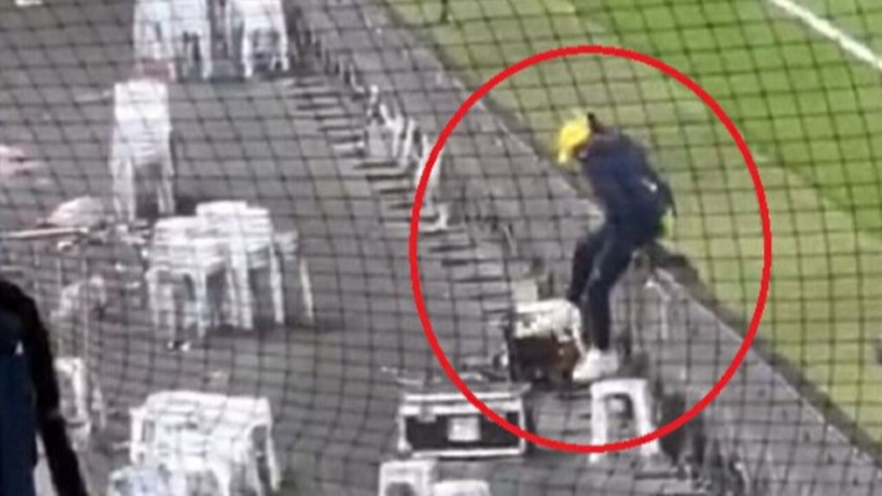 Fenerbahçeli yıldızdan büyük tepki! Stadyumdan tek başına ayrıldı