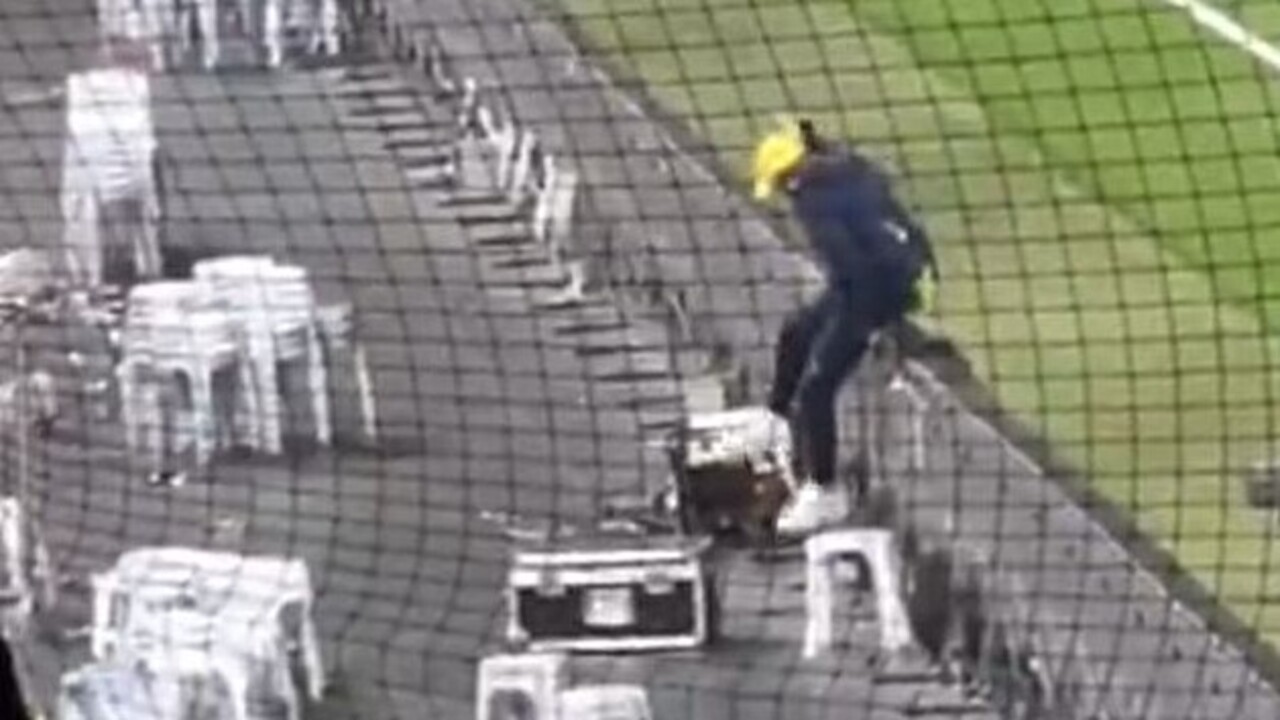 Foto - Fenerbahçeli yıldızdan büyük tepki! Stadyumdan tek başına ayrıldı