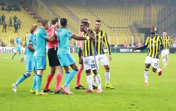 Foto - Fenerbahçeli yıldızın bacağı bu hale geldi!