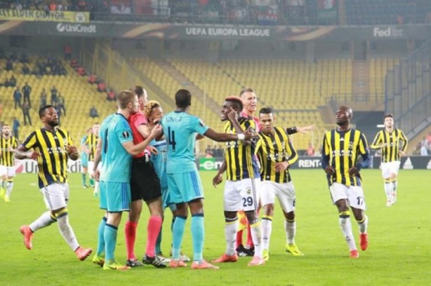 Foto - Fenerbahçeli yıldızın bacağı bu hale geldi!