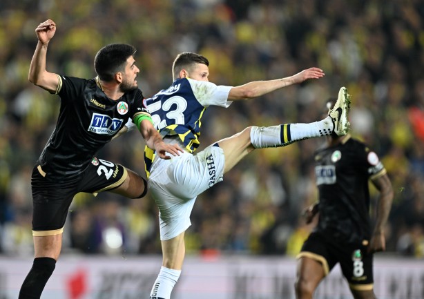 Foto - Fenerbahçeliler çıldıracak! Çok büyük sürpriz: Sebebi herkesi isyan ettirdi: Arka kapıyı açtı!