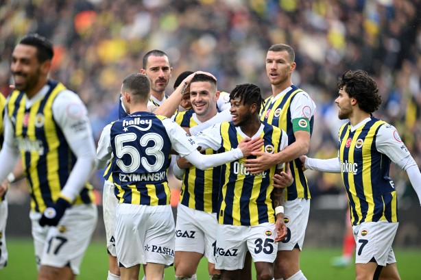 Foto - Fenerbahçeliler ne yapacağını şaşıracak! Milli oyuncuyu kulübü ikiye böldü bile... Kaç para edeceğini açıkladılar!