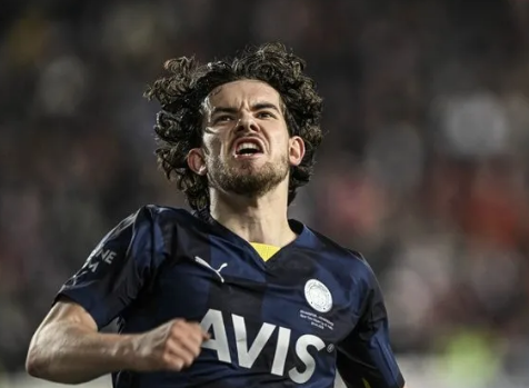 Fenerbahçeliler şaşkın! Apar topar karar vermişti: Yer yerinden oynayacak: Almanlar puan peşinde…