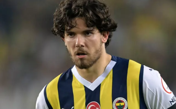 Fenerbahçeliler şokta! Kaçan şampiyonluk sonrası yuvadan ilk uçacak isim belli oldu!
