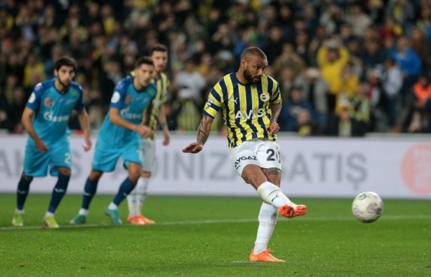 Foto - Fenerbahçe'nin 2 genç futbolcusu Kadıköy'ü mest etti! 