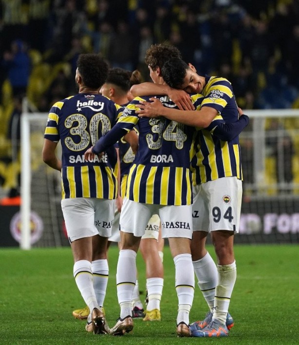 Foto - Fenerbahçe'nin 2 genç futbolcusu Kadıköy'ü mest etti! 