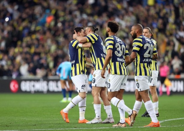 Foto - Fenerbahçe'nin 2 genç futbolcusu Kadıköy'ü mest etti! 