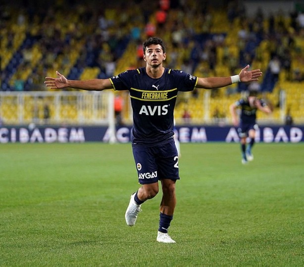 Foto - Fenerbahçe'nin 2 genç futbolcusu Kadıköy'ü mest etti! 