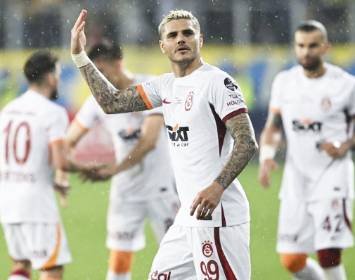 Foto - Fenerbahçe'nin eski yıldızı Galatasaray'a imzaya geliyor! Ortalık çok fena karışacak