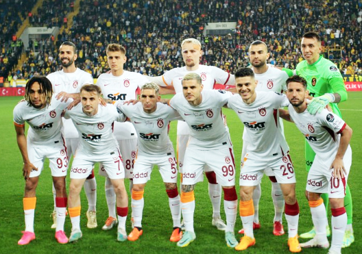 Foto - Fenerbahçe'nin eski yıldızı Galatasaray'a imzaya geliyor! Ortalık çok fena karışacak