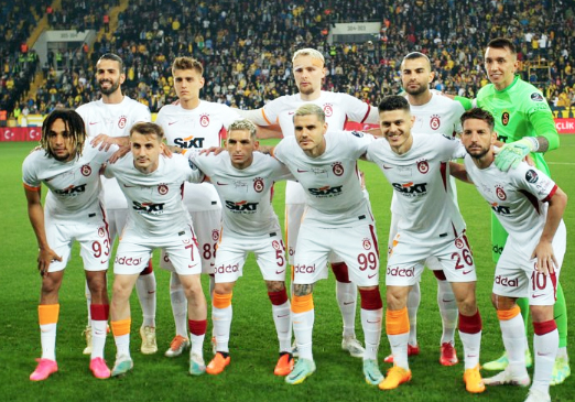 Foto - Fenerbahçe'nin eski yıldızı Galatasaray'a! Milyonları ilgilendiriyor...