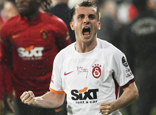 Foto - Fenerbahçe'nin eski yıldızı Galatasaray'a! Milyonları ilgilendiriyor...