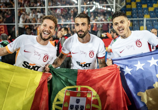 Foto - Fenerbahçe'nin eski yıldızı Galatasaray'a! Milyonları ilgilendiriyor...