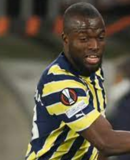 Foto - Fenerbahçe'nin eski yıldızı saldırıya uğradı! Yer yerinden oynadı! Büyük skandal gerçekleşti...