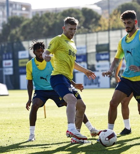 Foto - Fenerbahçe'nin listesindeydi! Yıldız ismin geleceği belli oluyor...