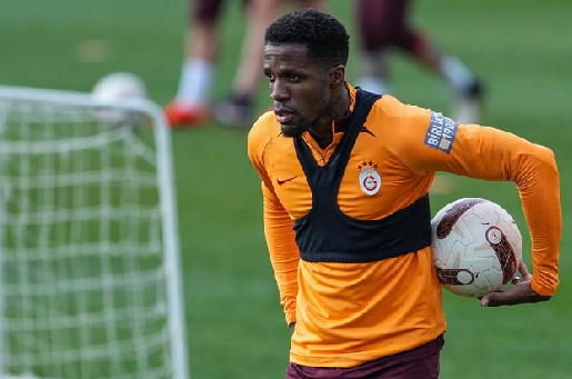 Foto - Fenerbahçe'nin rakibinden sürpriz duyuru geldi: İsmini verdi ve resmen açıkladı!